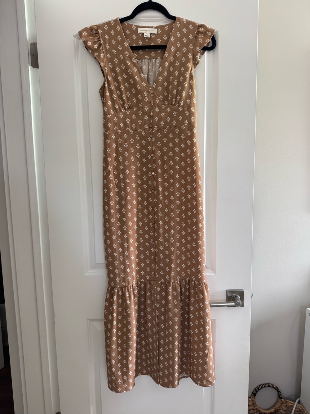 Monteau Camel Floral V‑Neck Maxi Dress with Flutter Sleeves